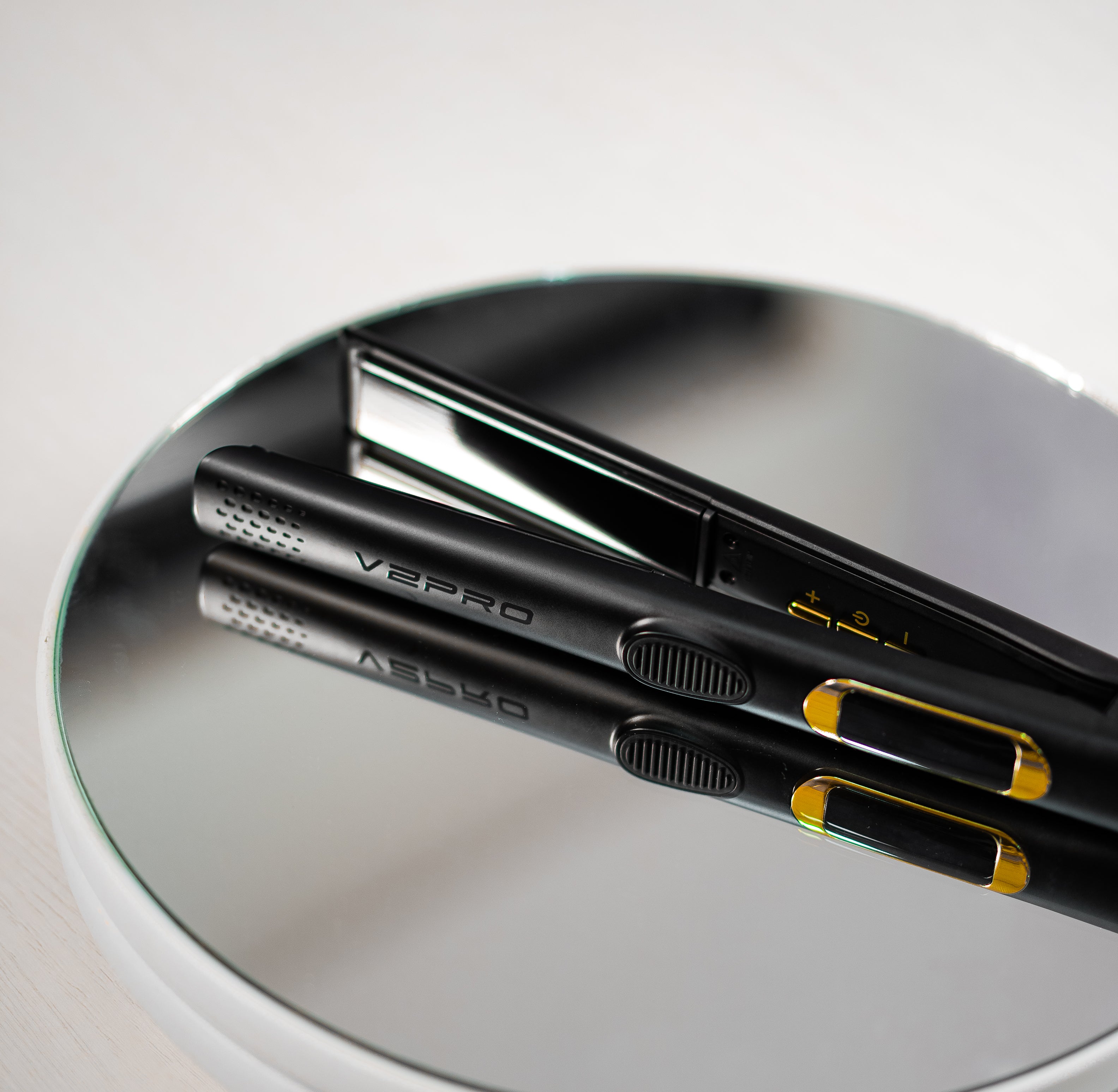 V2PRO Professional Hair Straightener Titanium Flat Iron 250°C (480°F)